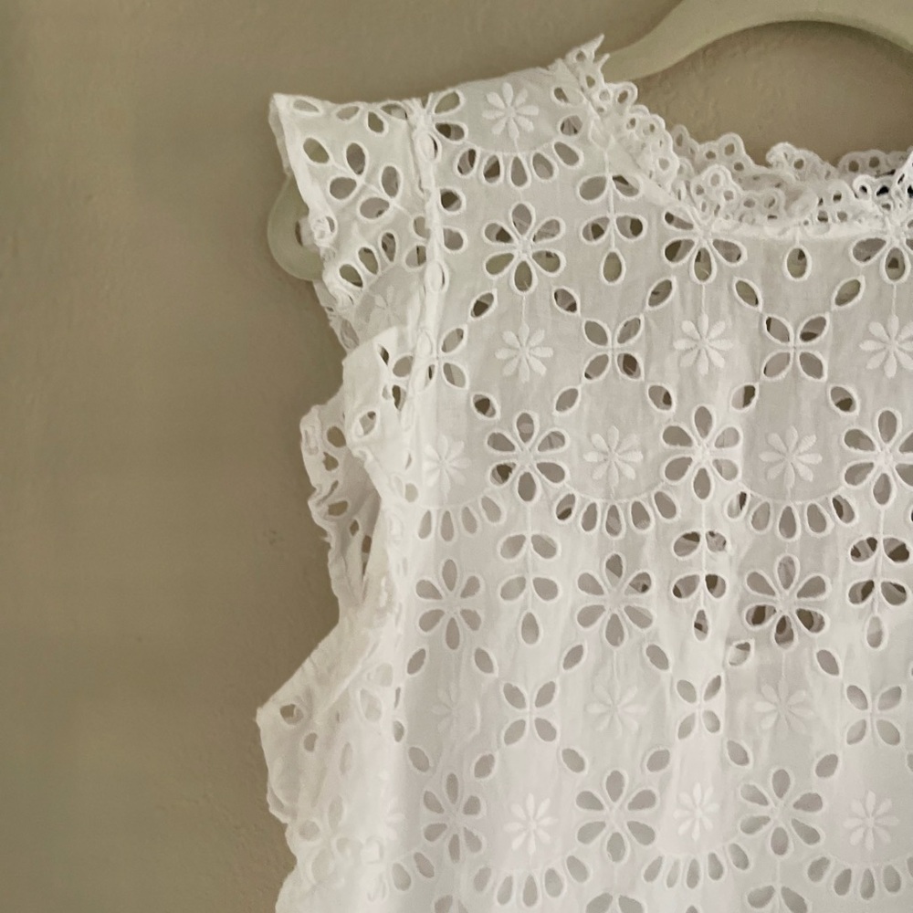 J CrewElegant White Eyelet Sleeveless Top - Picture 3 of 8